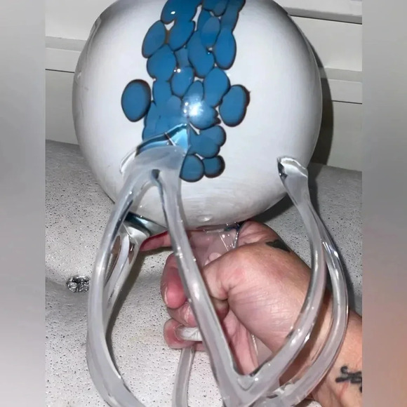 ZORZA MOUTH BLOWN GLASS
JELLYFISH STEM WHITE/BLUE
BERGAMOT CANDLE LARGE - Picture 6 of 14